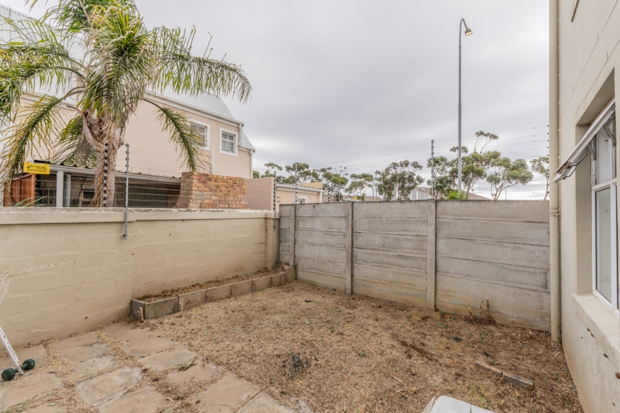 2 Bedroom Property for Sale in Guldenland Western Cape